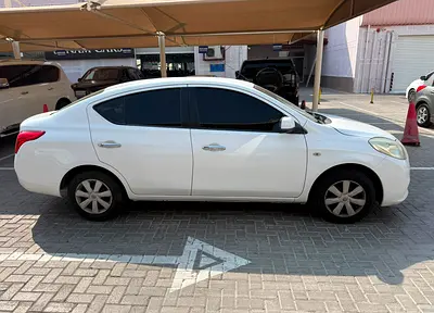 2013 Nissan SUNNY 缩略图 4