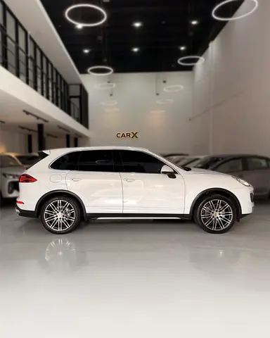 2016 Porsche CAYENNE photo 8