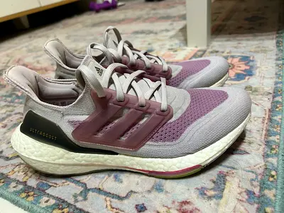 Adidas Ultraboost running shoes - women's size 40 2/3 light mauve/purple) - good condition