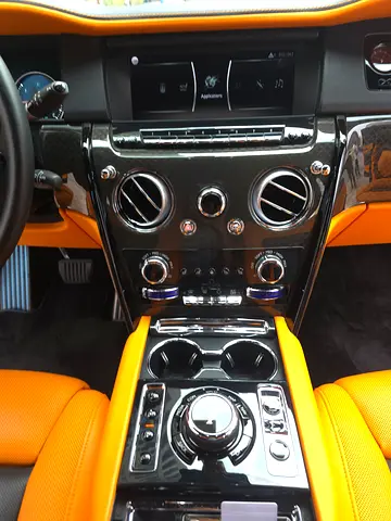 2021 ROLLS-ROYCE CULLINAN 缩略图 3