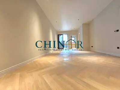 LUXURIOUS HOME | 1 BHK with FITTED KITCHEN | PARKING | GYM | WOOD PARQUET FLOORING LOOK |
