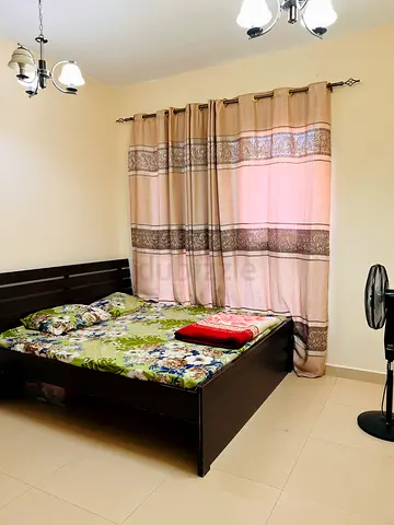 Shared Family Room Available – Muwaileh Commercial