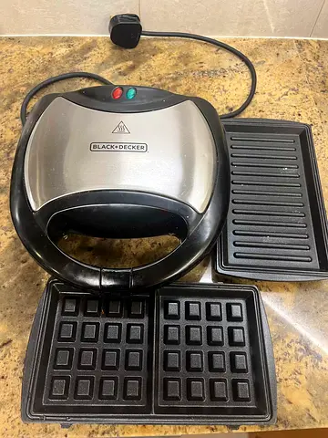 Black+Decker 3-in-1 Sandwich Maker, Waffle Iron and Grill