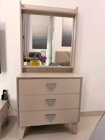 3-Drawer Vanity with Mirror
