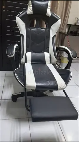 Black & White Gaming/Office Chair with Footrest - Good Condition