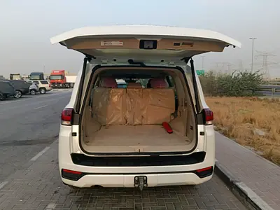 2025 Toyota LAND CRUISER — миниатюра 8