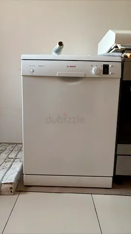 Bosch freestanding dishwasher - white, good working condition. Collect from Mira