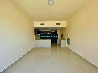 Bright Studio | Balcony | Pool View | Al Marjan