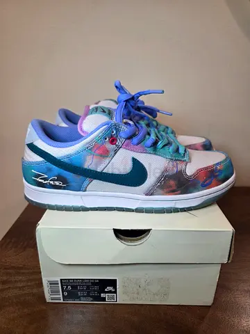 Authentic Nike SB Dunk Low x Futura Laboratories US 7.5 OG Box + Extra Laces