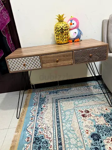 Wooden Console Table with Decorative Drawer Fronts and Metal Hairpin Legs