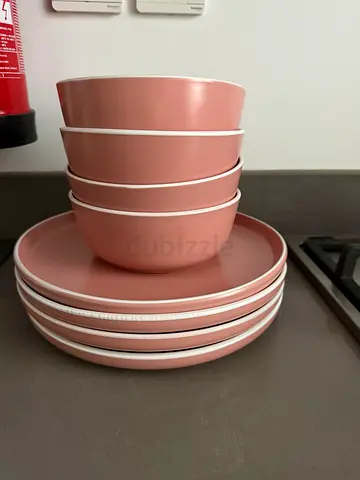Set of plates and bowls