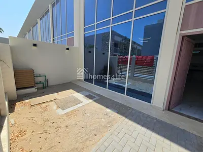 Investor Deal | Corner Unit | L-Shaped Garden