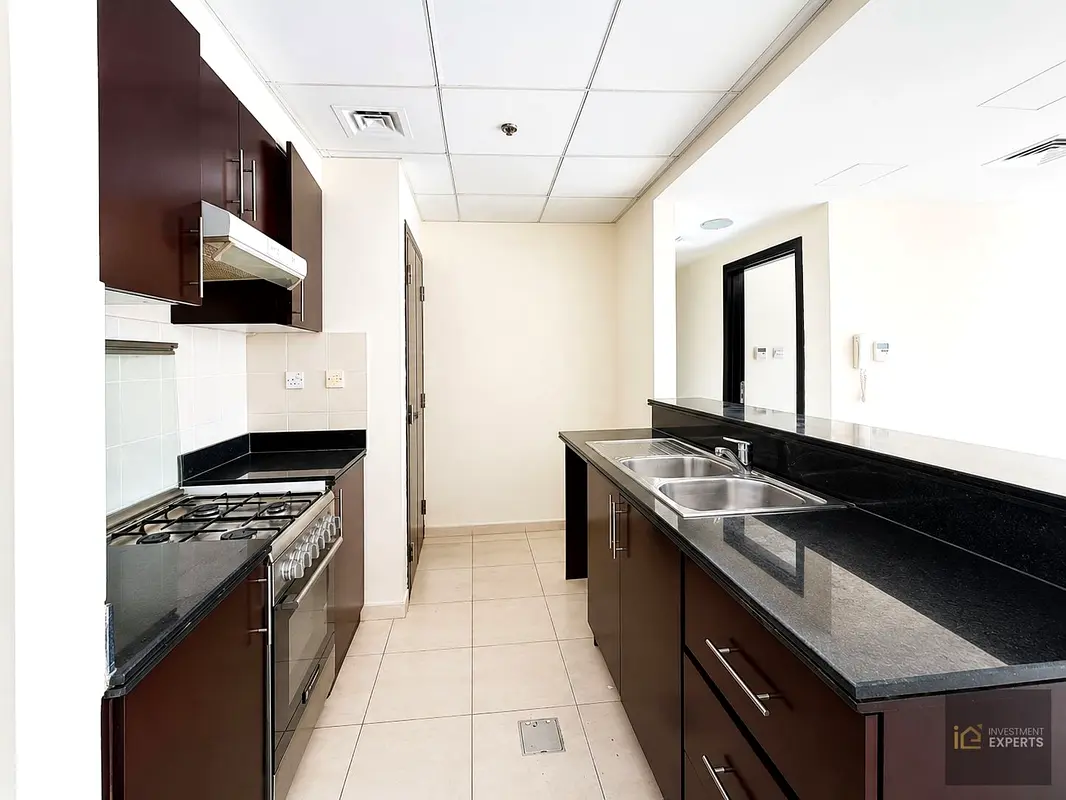 RENOVATED | CHILLER FREE| READY TO MOVE