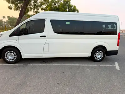 2025 Toyota HIACE — фото 14