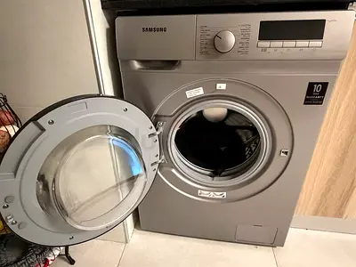 Samsung front-load washing machine - good working condition