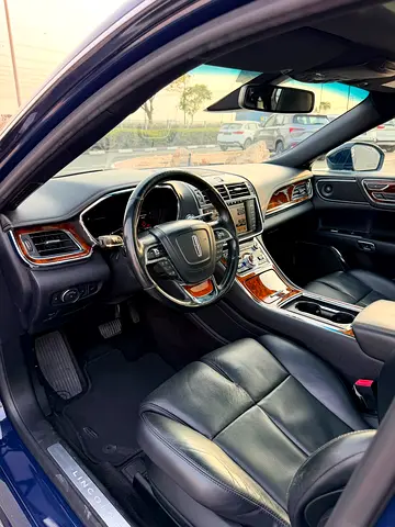 صورة 13 لـ 2018 Lincoln CONTINENTAL