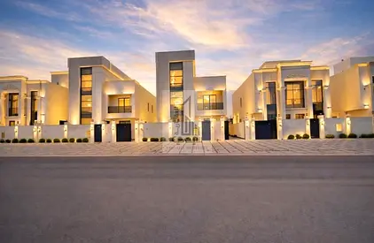 فيلا مميزة بالحليو من المالك مباشرة قريبه بجميع الخدامات