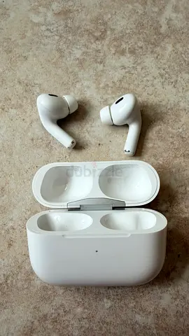 Free Airpod 2nd gen with lightning charging, Airpod pro model A2698 2nd gen lightning charging case