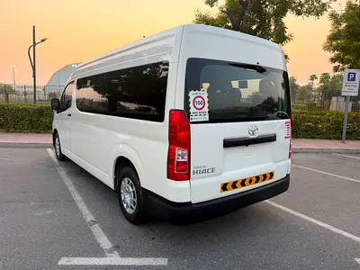 2025 Toyota HIACE — фото 3