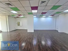 Best Option:Prime Location:Spacious:Kitchen Facility