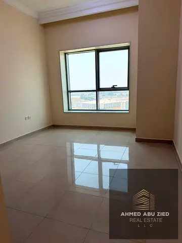 Writing 2BR in Concord Tower, spacious, 2 bathrooms, built-in wardrobes, balcony & open view. AED 5