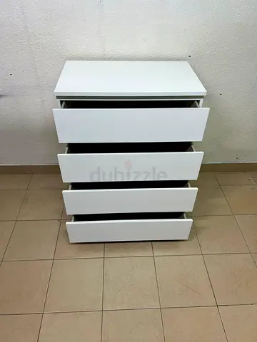 White 5-Drawer Chest / Dresser - Good Condition