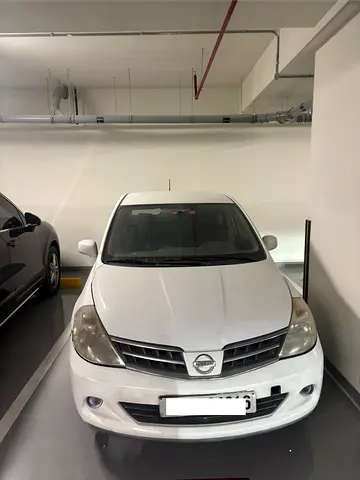 2009 Nissan TIIDA 照片 1