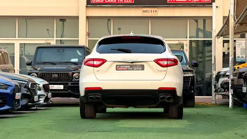 2019 Maserati LEVANTE photo 3