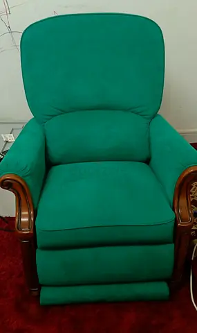Massage recliner