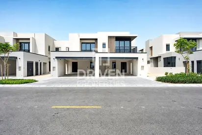Park View | Near Amenities | Bright and Spacious
