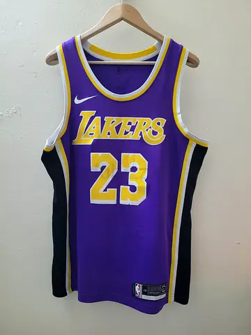NBA Jersey "James" Size Large