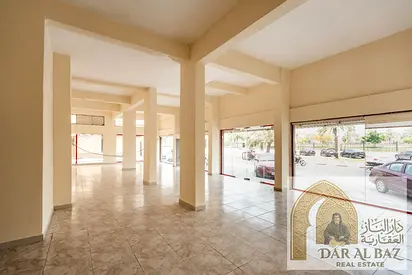 Commercial Shop for Annual Rent in Al Majaz 2 Excellent commercial opportunity for annual rent in Al Majaz 2, Sharjah. This spacious commercial shop o
