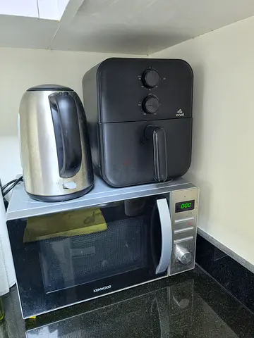 Black Tower Air Fryer (Compact) - Good Working Condition
