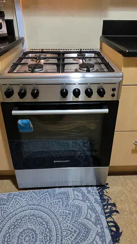 Westpoint Freestanding 4-burner Gas Cooker with Oven - very Good Working Condition