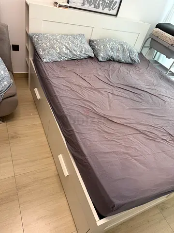 White wooden storage bed with drawers - good condition