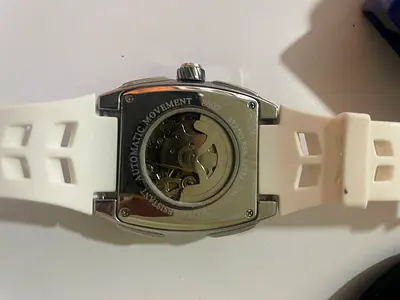 Automatic men's wristwatch with white rubber strap - working