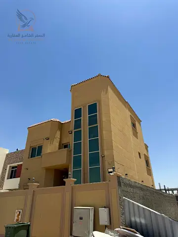 Second-hand villa, all rooms are master suites, rooftop terrace, two living rooms, private parking,
