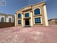 Luxury Villa / Master Bedroom / Prime Location