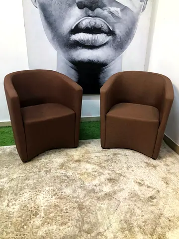 BROWN Tub shape chair