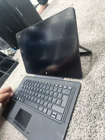 Fujistu Laptop Tablet Core i5 7th Gen with Keyboard