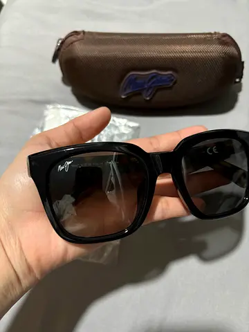 Black oversized women's sunglasses with hard case - gently used Maui Jim