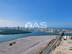 Large Corner 1-Bedroom Apartment | Sea View