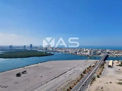 Large Corner 1-Bedroom Apartment | Sea View