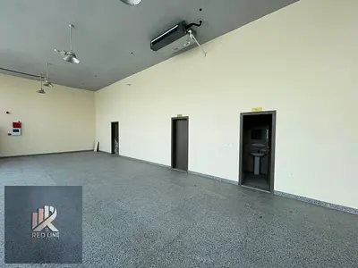معرض للإيجار في الصناعية 5