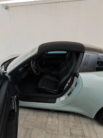 صورة مصغرة 11 لـ 2025 Porsche 911