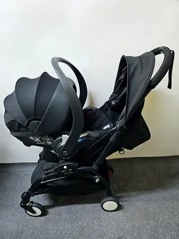 Babyzen Yoyo2 stroller with infant car seat cabin approved For travel Good condition