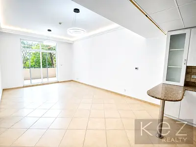 Spacious 1-Bedroom Apartment for Sale in Weston Court 2, Motor City