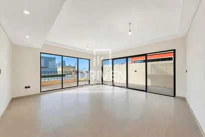 Large Plot | End Corner | Maids Room | Spacious