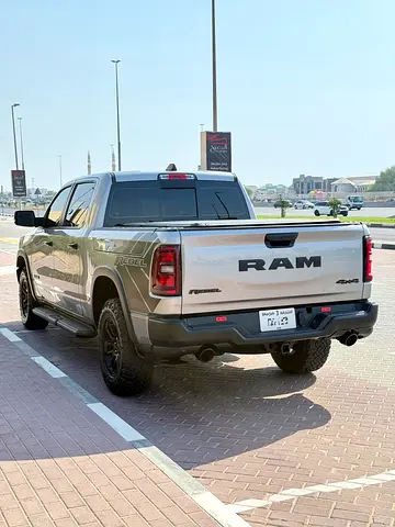 صورة 6 لـ 2025 RAM 1500