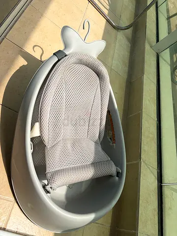 Skip hop baby bath tub